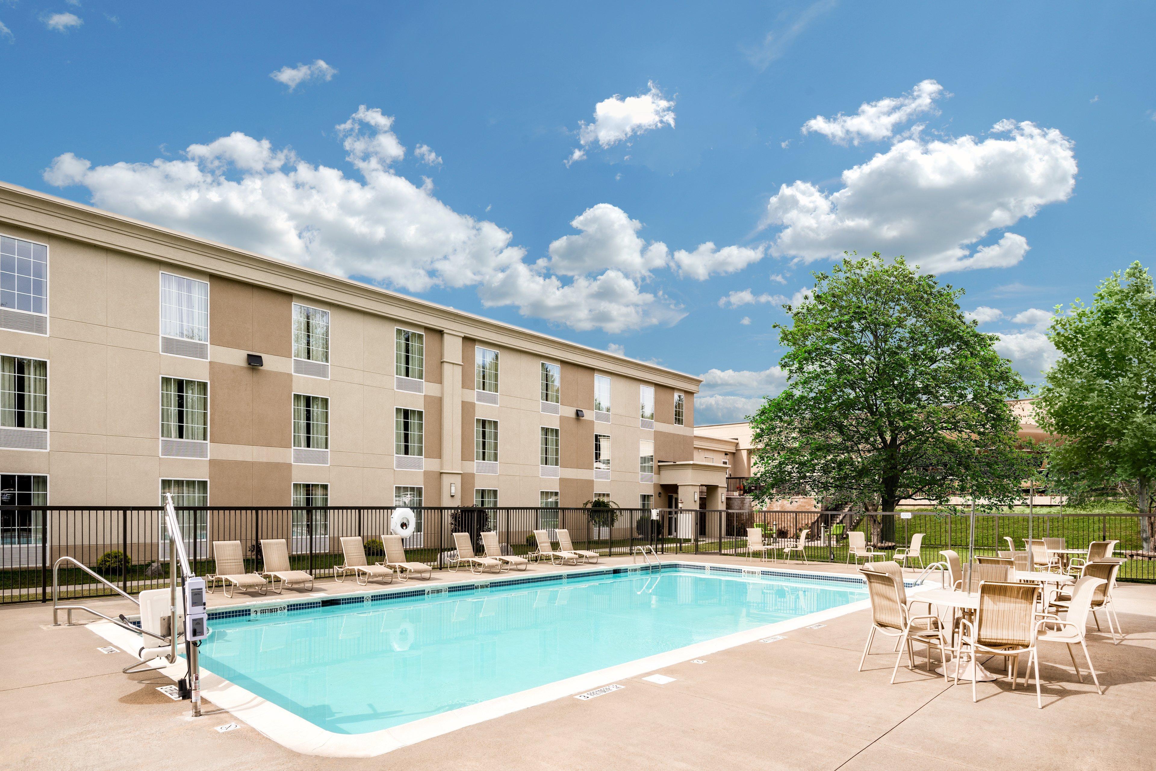 Holiday Inn Johnstown-Gloversville Bagian luar foto